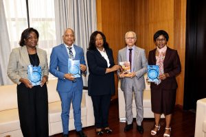 Secretário de Estado para o Ensino Superior, Professor Doutor Eugénio Alves da Silva prestigia Lançamento de Livro na ACITE