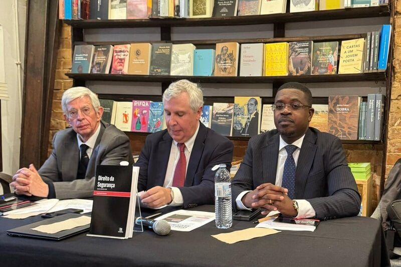 Momento da Apresentação da Obra pelo Doutor Pedro Bengue