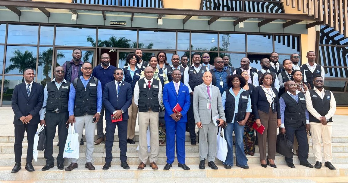 Foto de Família com a comissão de Avaliação do INAAREES